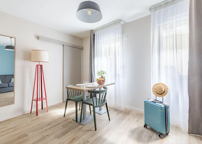 Appart'city Classic 3* 瓦朗斯